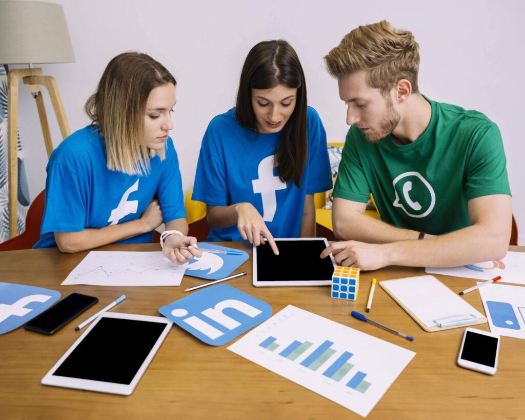 Campañas pagas segmentadas en Facebook, Instagram y LinkedIn para generar resultados.
